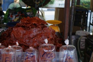 viande séchée - étal de marché en Thaïlande