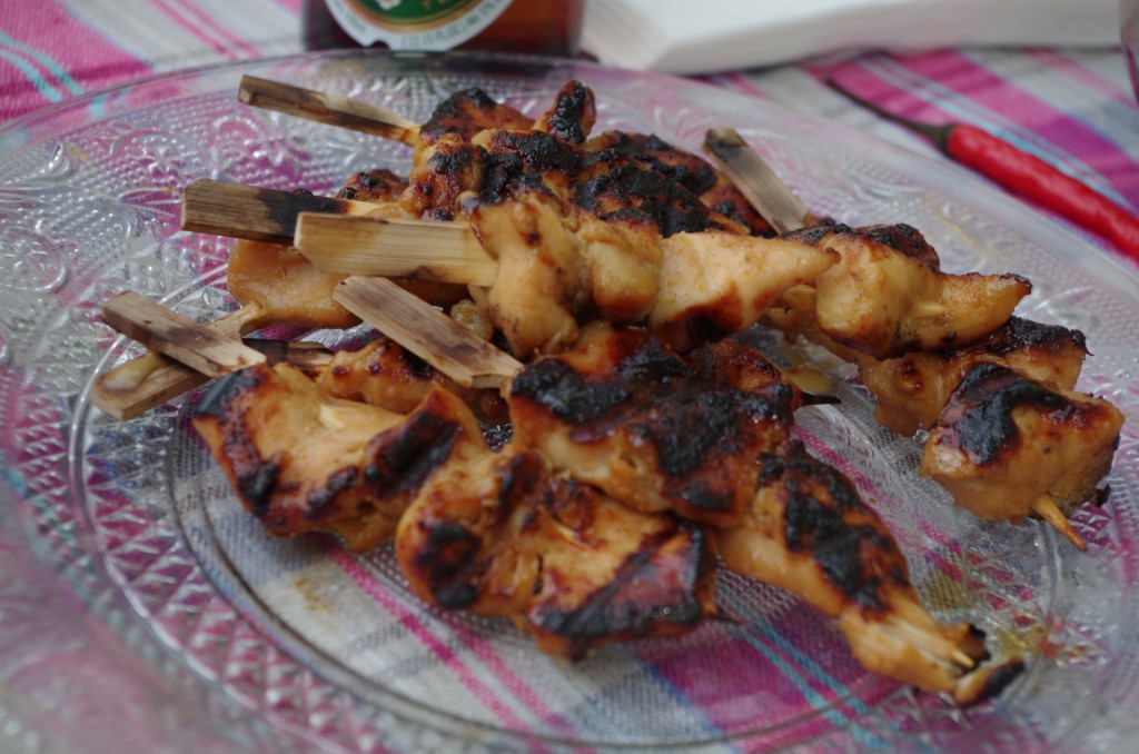 Brochettes de poulet kai satay - cuisine thaï © par Fanny GRW - Recettes d'ici et d'ailleurs