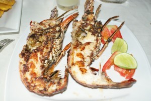 langouste grillées à Bayahibe en République Dominicaine ti punch à Ste Anne en Guadeloupe © par Fanny GRW - Recettes d'ici et d'ailleurs