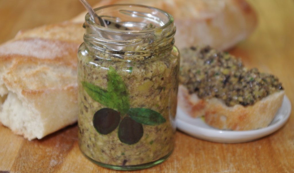 tapenade d'olive revisitée - olives vertes et noires - recettes de cuisine par FANNY
