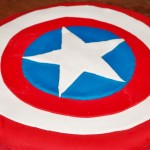 gâteau bouclier Captain America Avengers en pâte à sucre - Cuisine maison © par Fanny GRW - Recettes d'ici et d'ailleurs