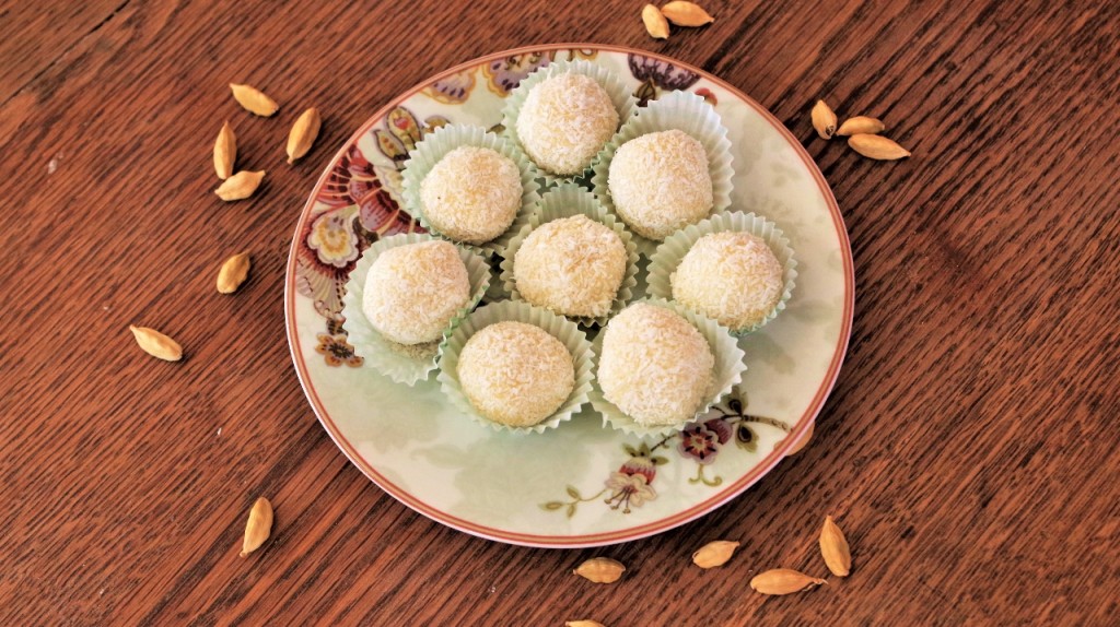 Truffes au chocolat blanc et cardamome - Recettes de Noël © Balico & co