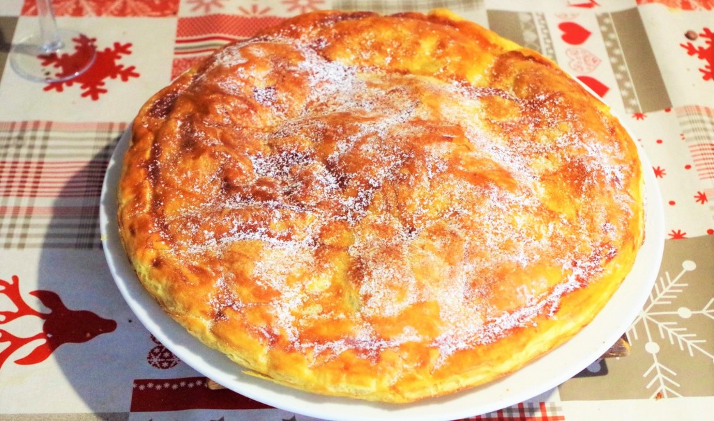 Frangipane aux pommes caramélisées et purée d'amande - © Recettes d'ici et d'ailleurs