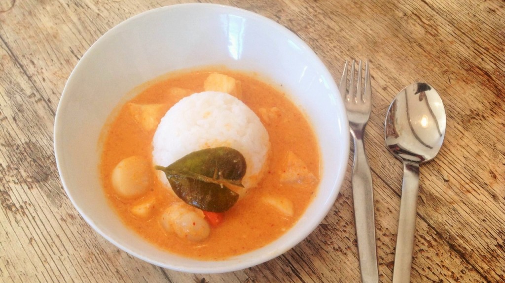 Curry thaï rouge de St Jacques et poisson - Cuisine thaï © Recettes d'ici et d'ailleurs