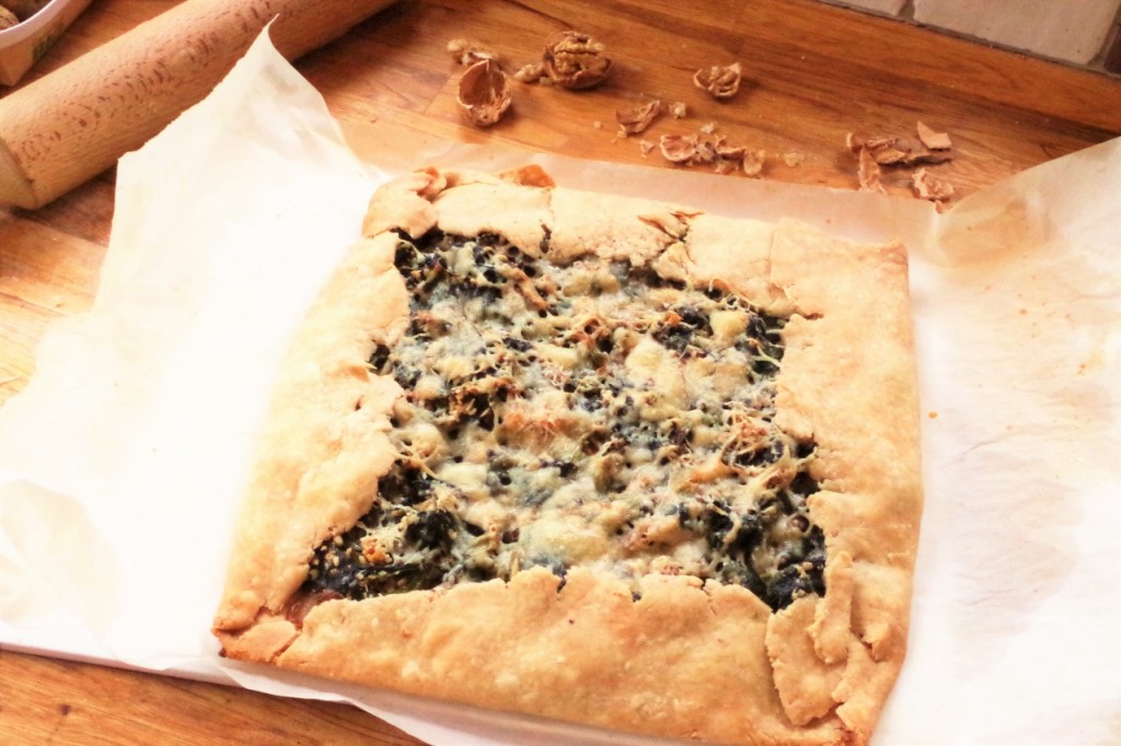 Tourte rustique au confit d'oignon et épinards © Recettes d'ici et d'ailleurs