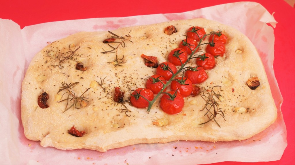 Focaccia aux tomates - Recette italienne © Recettes d'ici et d'ailleurs