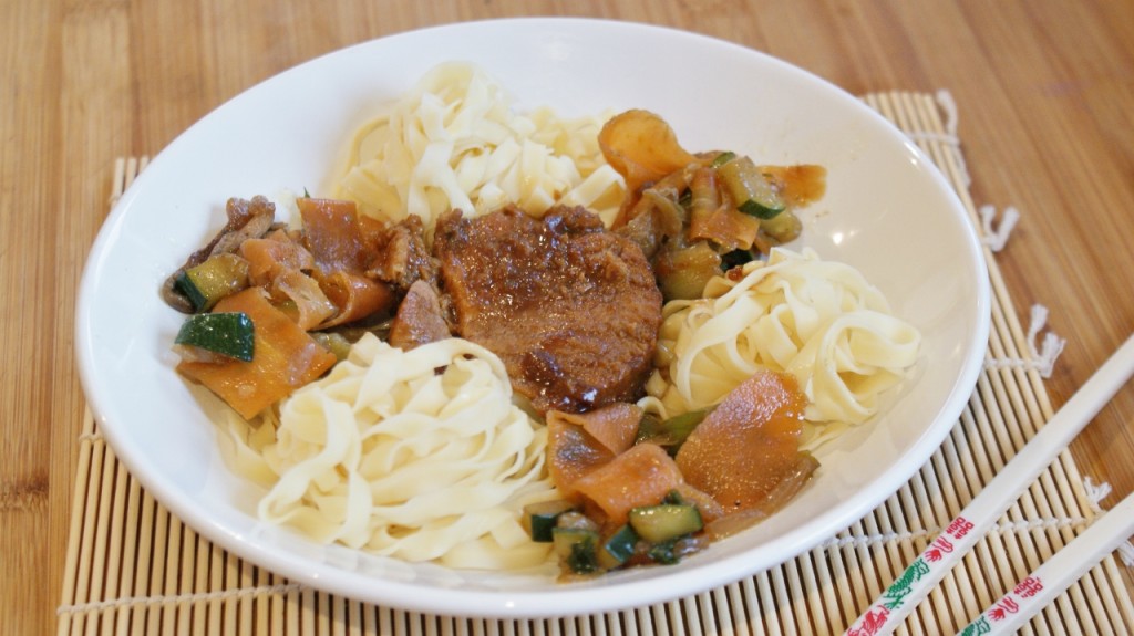 Rôti de porc dans l'échine, marinade au miso rouge © Balico and co
