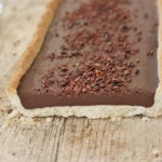 Tarte végétale au cacao cru - Recette vegan © Balico & co